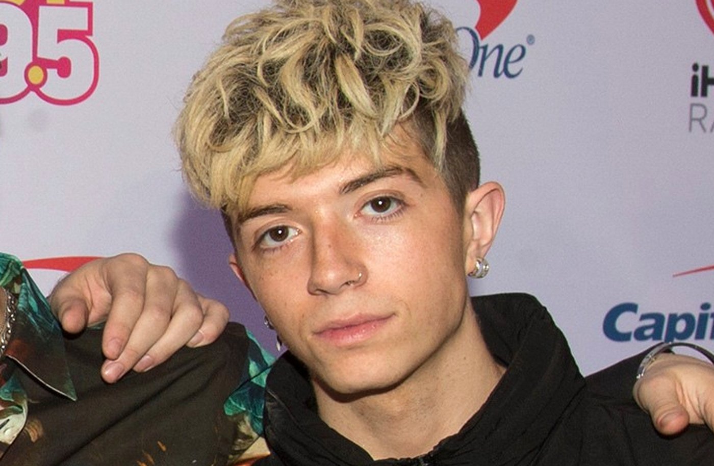 Ex-girlfriend of boy band member charged with trying to hire a hitman to kill him | iNFOnews.ca