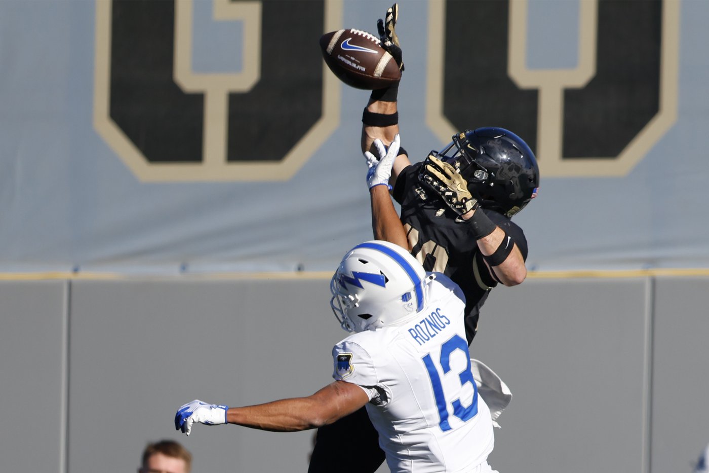 Kanye Udoh scores two touchdowns and leads No. 21 Army over Air Force 20-3 | iNFOnews.ca Kanye Udoh scores two touchdowns and leads No. 21 Army over Air Force 20-3 | iNFOnews.ca