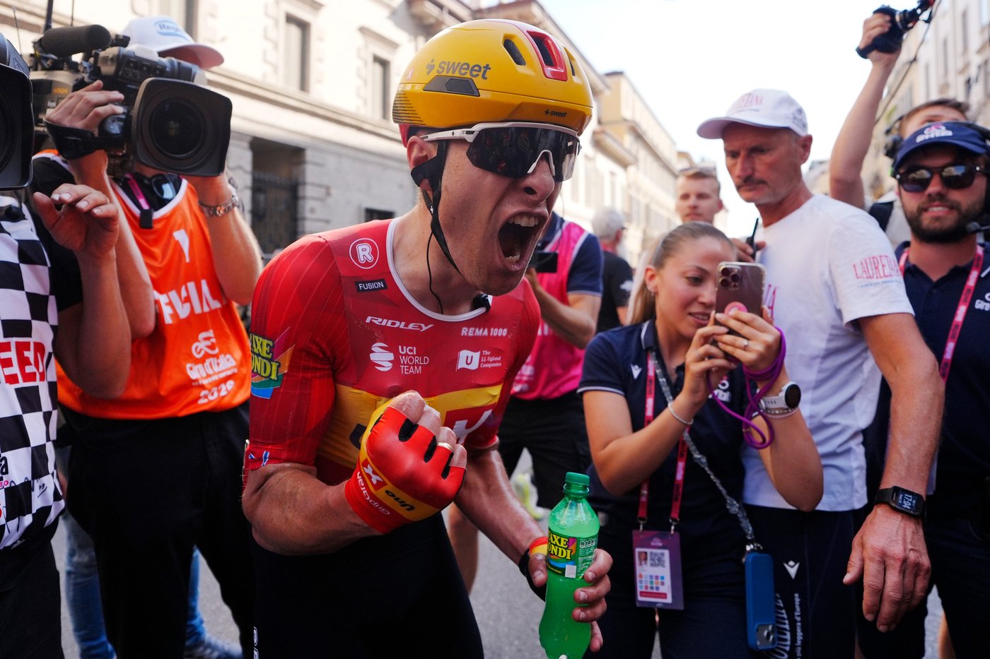 Dversnes wins Giro's 15th stage from breakaway as Vingegaard stays in pink | iNFOnews.ca