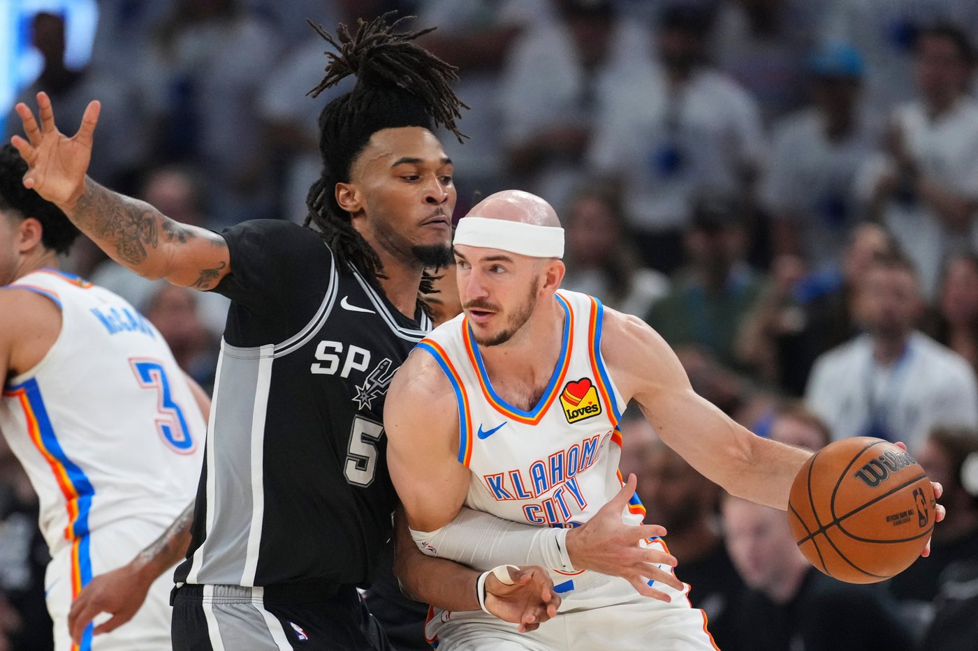Sparked by Alex Caruso, the Thunder bench steps up again in Game 5 win | iNFOnews.ca
