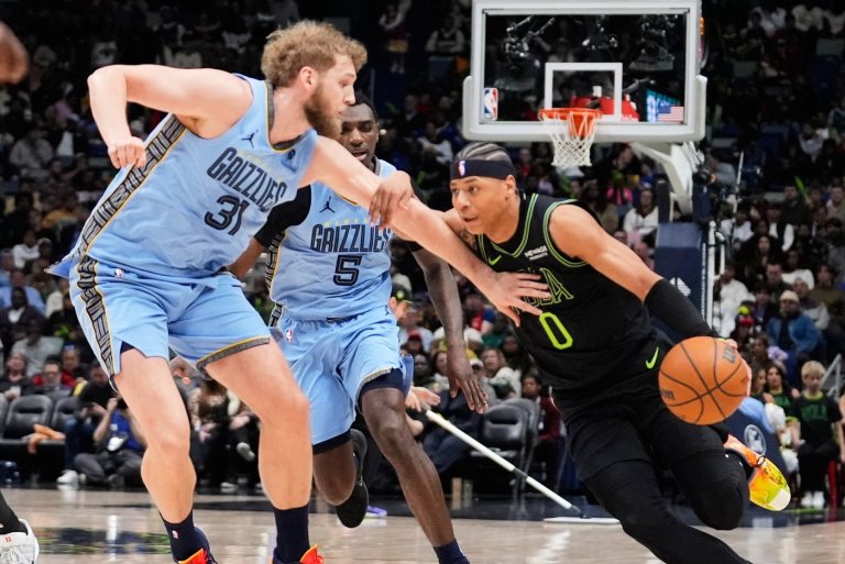 Hawks address persistent lack of depth at center by acquiring Jock Landale from Jazz, AP source says | iNFOnews.ca