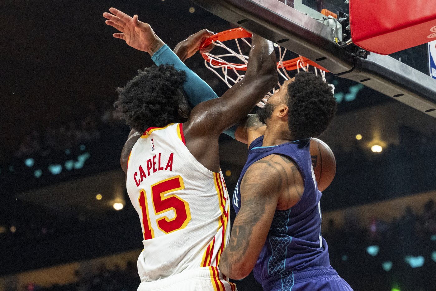 Young scores 38 points as Hawks overcome Ball's 3-point barrage, 34 points, to beat Hornets 125-120 | iNFOnews.ca