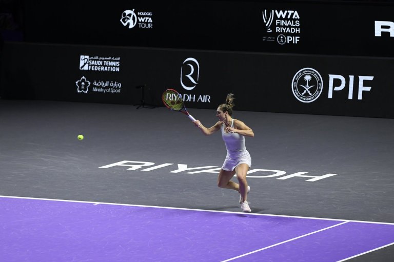 Ottawa's Dabrowski, Brazil's Stefani win women's doubles title at Eastbourne Open | iNFOnews.ca