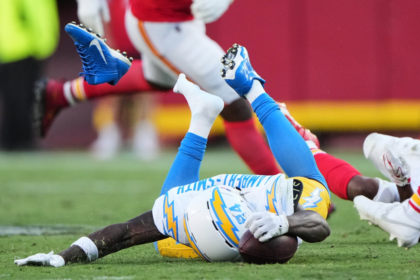 Harbaugh says Chargers will evaluate everything after 22-6 loss to Chiefs drops them to 0-6 | iNFOnews.ca Harbaugh says Chargers will evaluate everything after 22-6 loss to Chiefs drops them to 0-6 | iNFOnews.ca