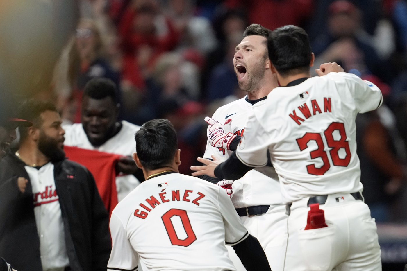 Fry's 2-run homer in 10th sends Guardians to stunning 7-5 win over Yankees, close to 2-1 in ALCS | iNFOnews.ca