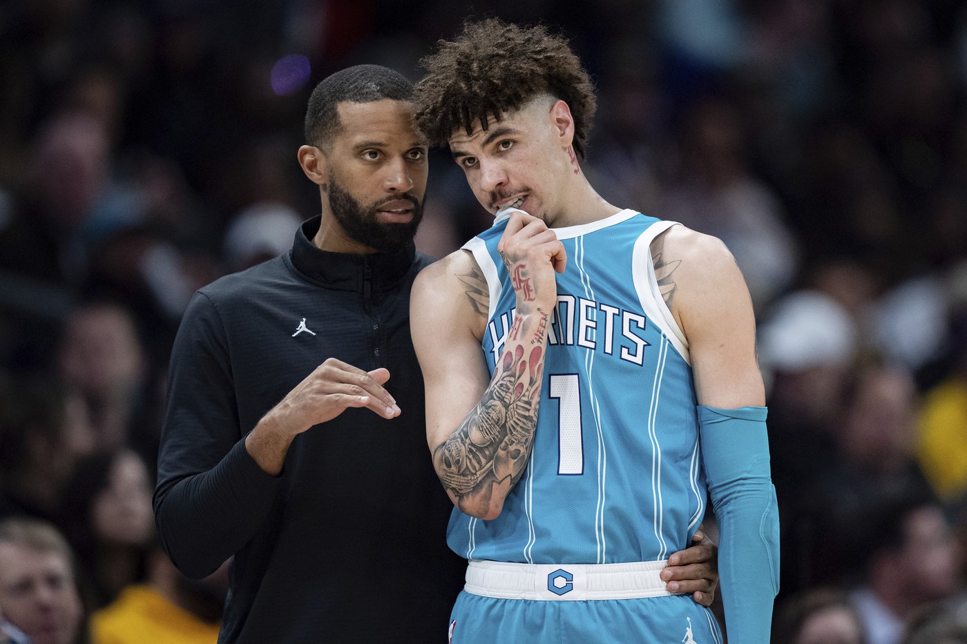 Anthony Davis scores 42 points, grabs 23 rebounds as Lakers top Hornets 112-107 for 4th straight win | iNFOnews.ca Anthony Davis scores 42 points, grabs 23 rebounds as Lakers top Hornets 112-107 for 4th straight win | iNFOnews.ca