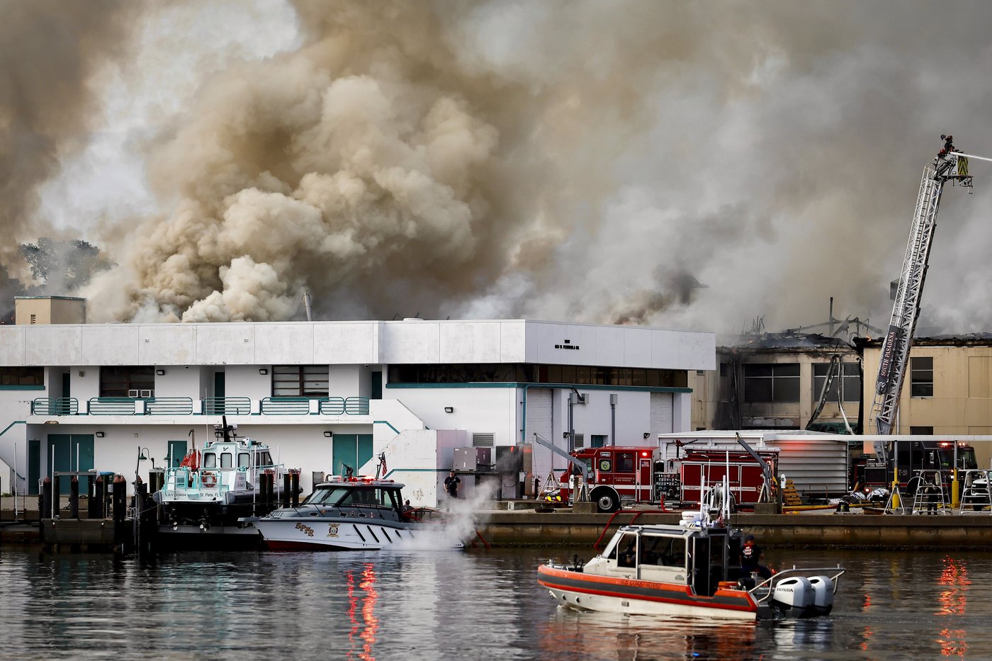 Fire destroys a lab building on a University of South Florida campus | iNFOnews.ca Fire destroys a lab building on a University of South Florida campus | iNFOnews.ca