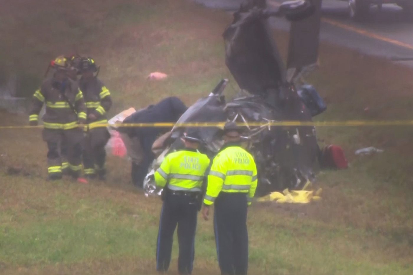 Plane crashes onto a Massachusetts highway, killing 2 and wounding 1 on the ground | iNFOnews.ca