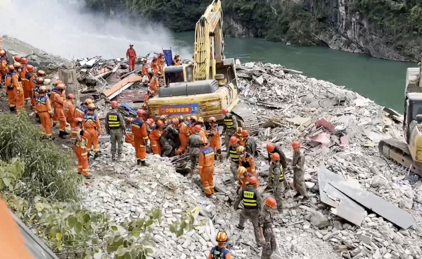 Landslide in China's Chongqing kills at least 8 and leaves 34 missing | iNFOnews.ca