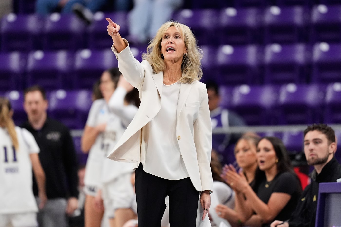 Washington beats South Dakota State 72-54 for 1st women's NCAA Tournament win since 2017 | iNFOnews.ca Washington beats South Dakota State 72-54 for 1st women's NCAA Tournament win since 2017 | iNFOnews.ca