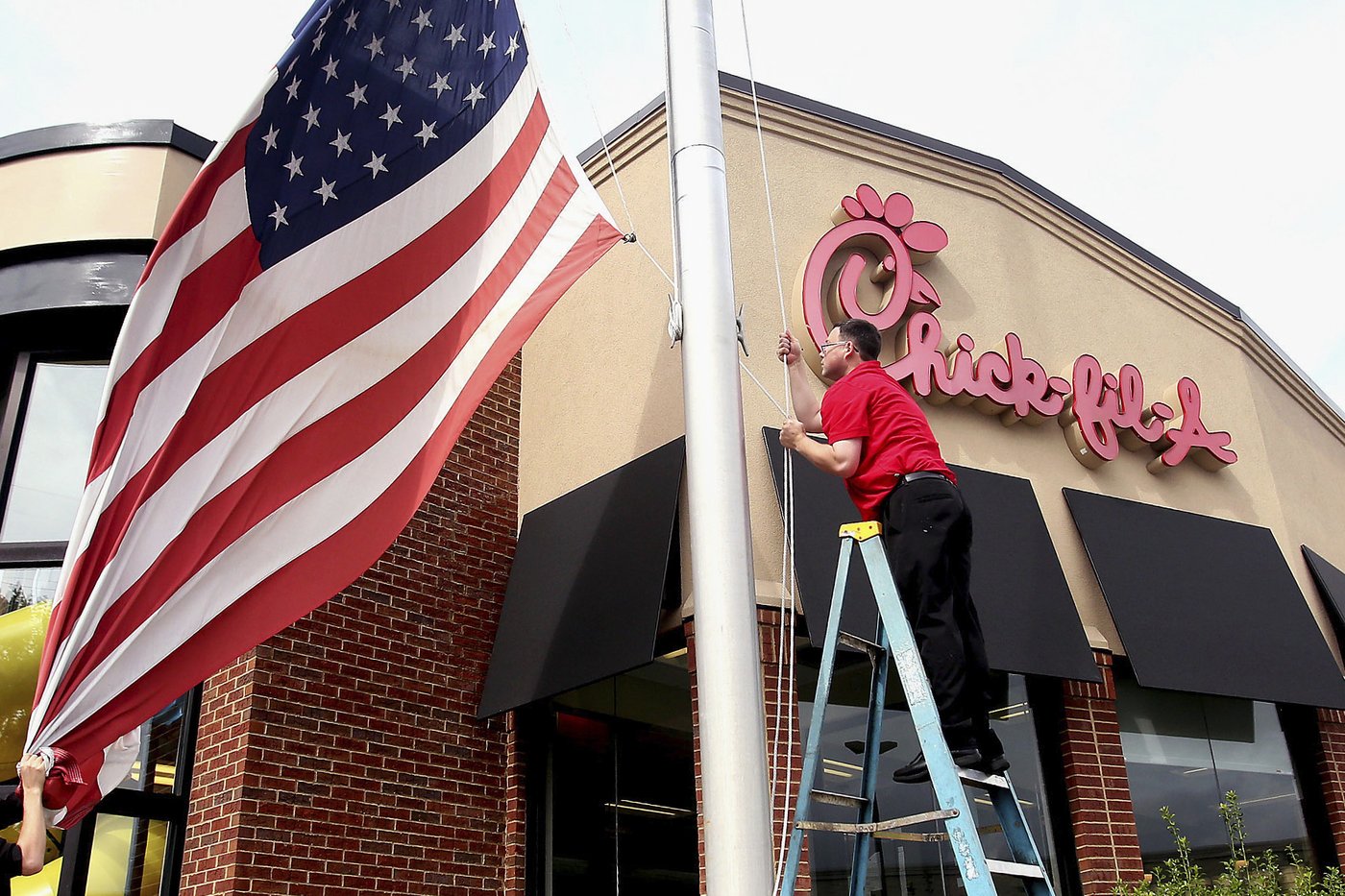 For Chinese visa-seekers in the US, the path to good fortune lies in … Chick-fil-A? | iNFOnews.ca For Chinese visa-seekers in the US, the path to good fortune lies in … Chick-fil-A? | iNFOnews.ca