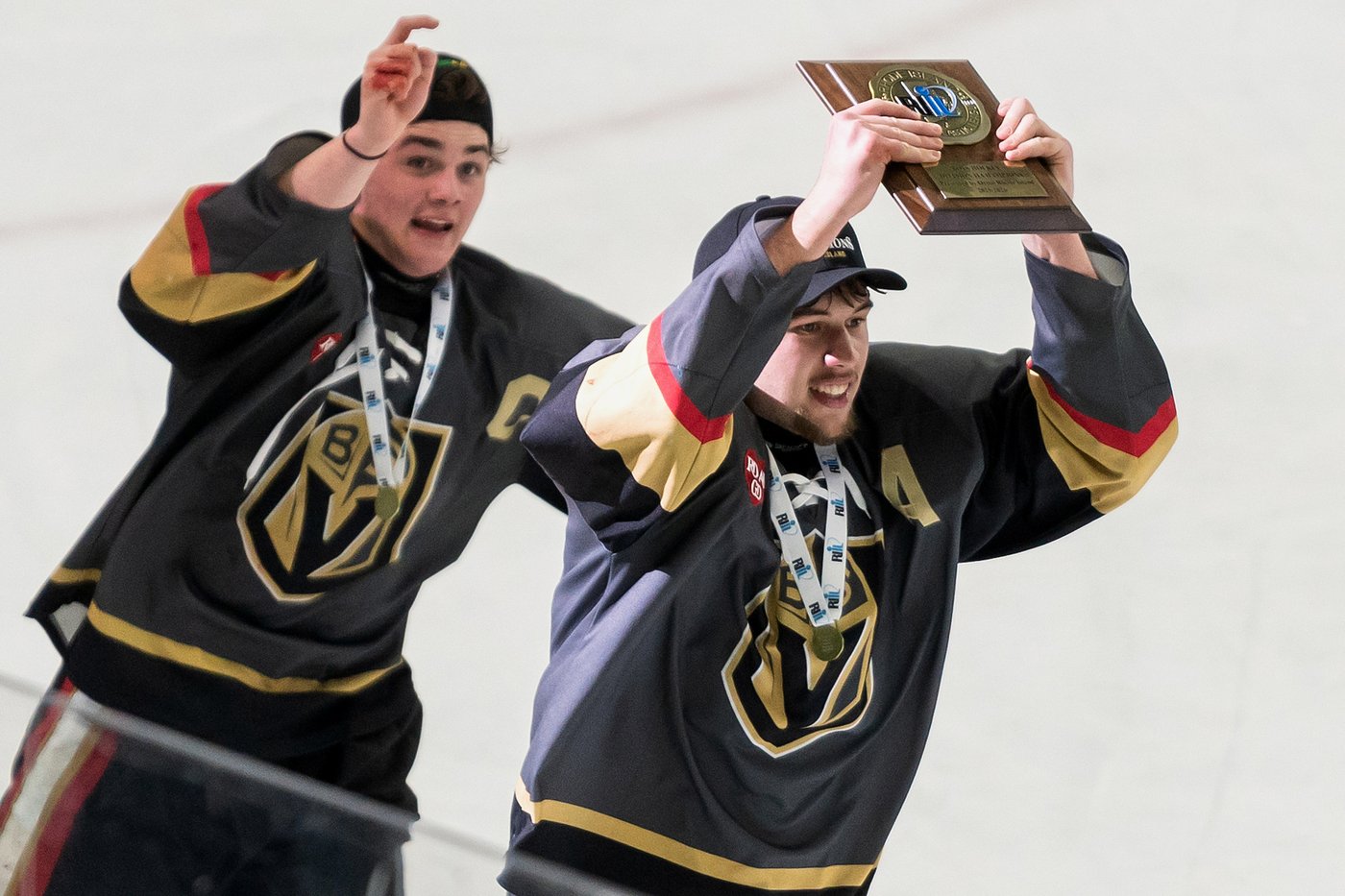 Rhode Island high school hockey team rallies to championship after fatal ice rink shooting | iNFOnews.ca Rhode Island high school hockey team rallies to championship after fatal ice rink shooting | iNFOnews.ca