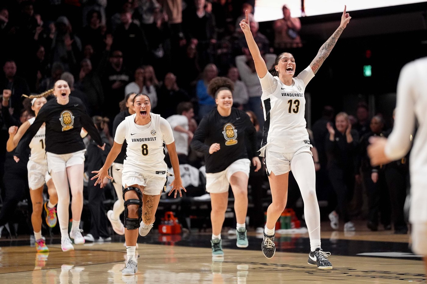 Undefeated Vanderbilt posts signature win of Shea Ralph's tenure downing No. 5 LSU | iNFOnews.ca