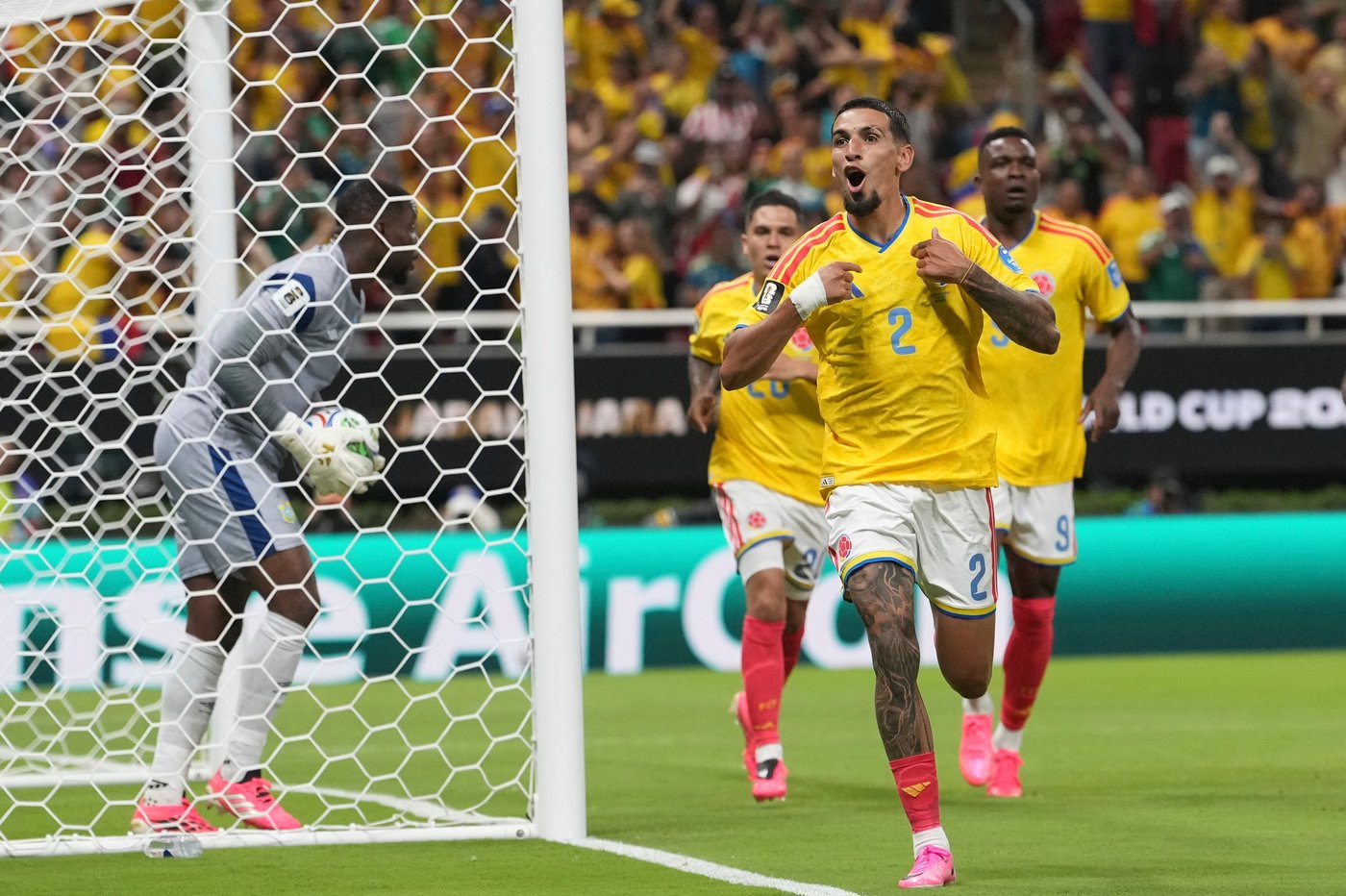 Daniel Muñoz scores and Colombia edges Congo 1-0 to reach the knockout stage at the World Cup | iNFOnews.ca