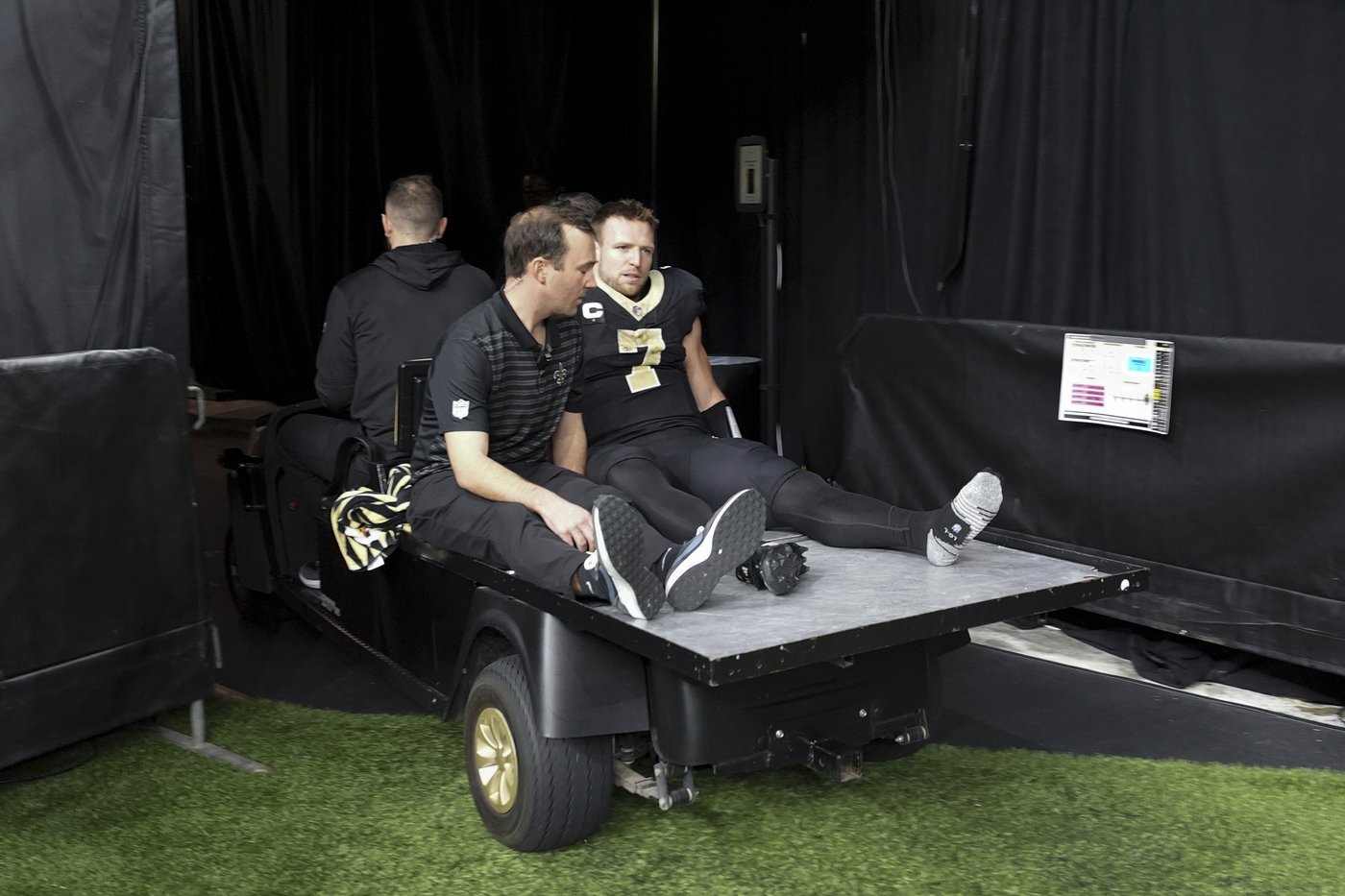 Saints say Taysom Hill 'likely' has a season-ending knee injury | iNFOnews.ca