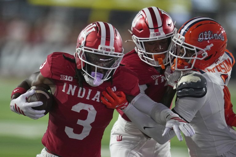No. 19 Indiana takes control quickly and overwhelms No. 9 Illinois in 63-10 victory | iNFOnews.ca