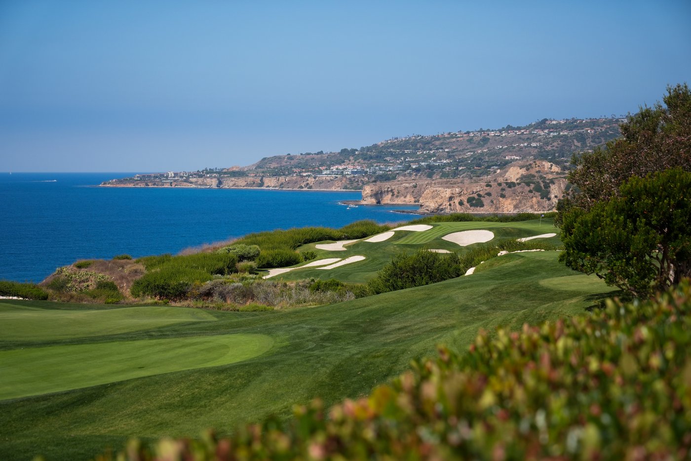 A judge suspends charges against an ex-Marine arrested on Trump's golf course with ammunition | iNFOnews.ca