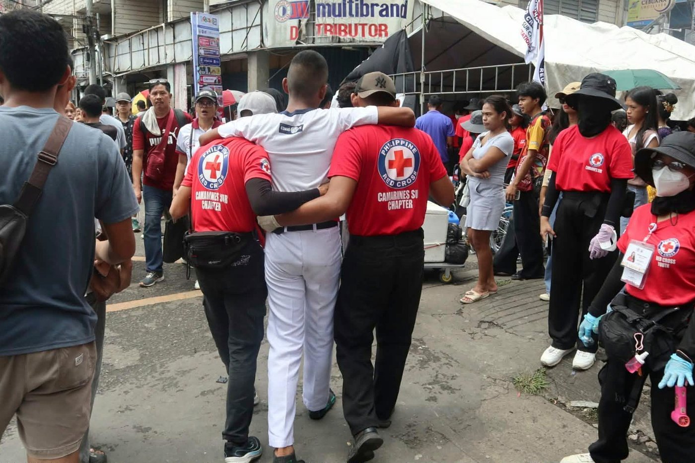 Shooting at high school in the Philippines leaves 2 students and gunman dead, several injured | iNFOnews.ca Shooting at high school in the Philippines leaves 2 students and gunman dead, several injured | iNFOnews.ca