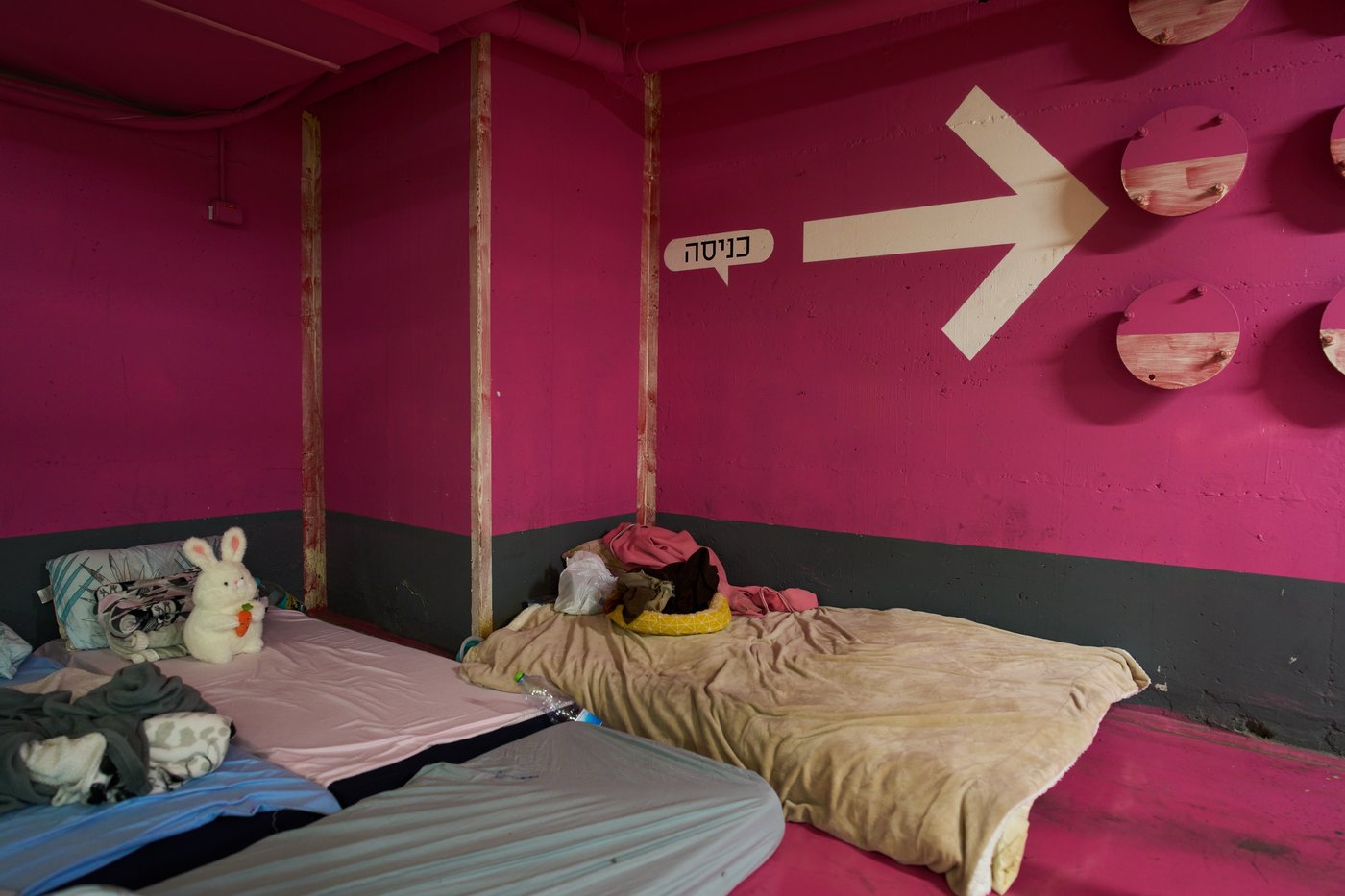 PHOTO ESSAY: Life goes on underground in Israel, in scenes both real and surreal | iNFOnews.ca