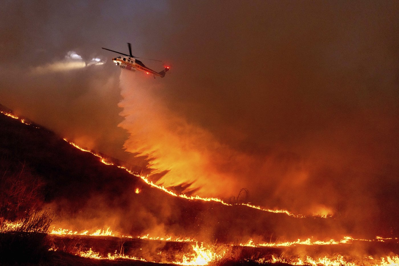 Trump targets California water policy as he prepares to tour LA fire damage | iNFOnews.ca