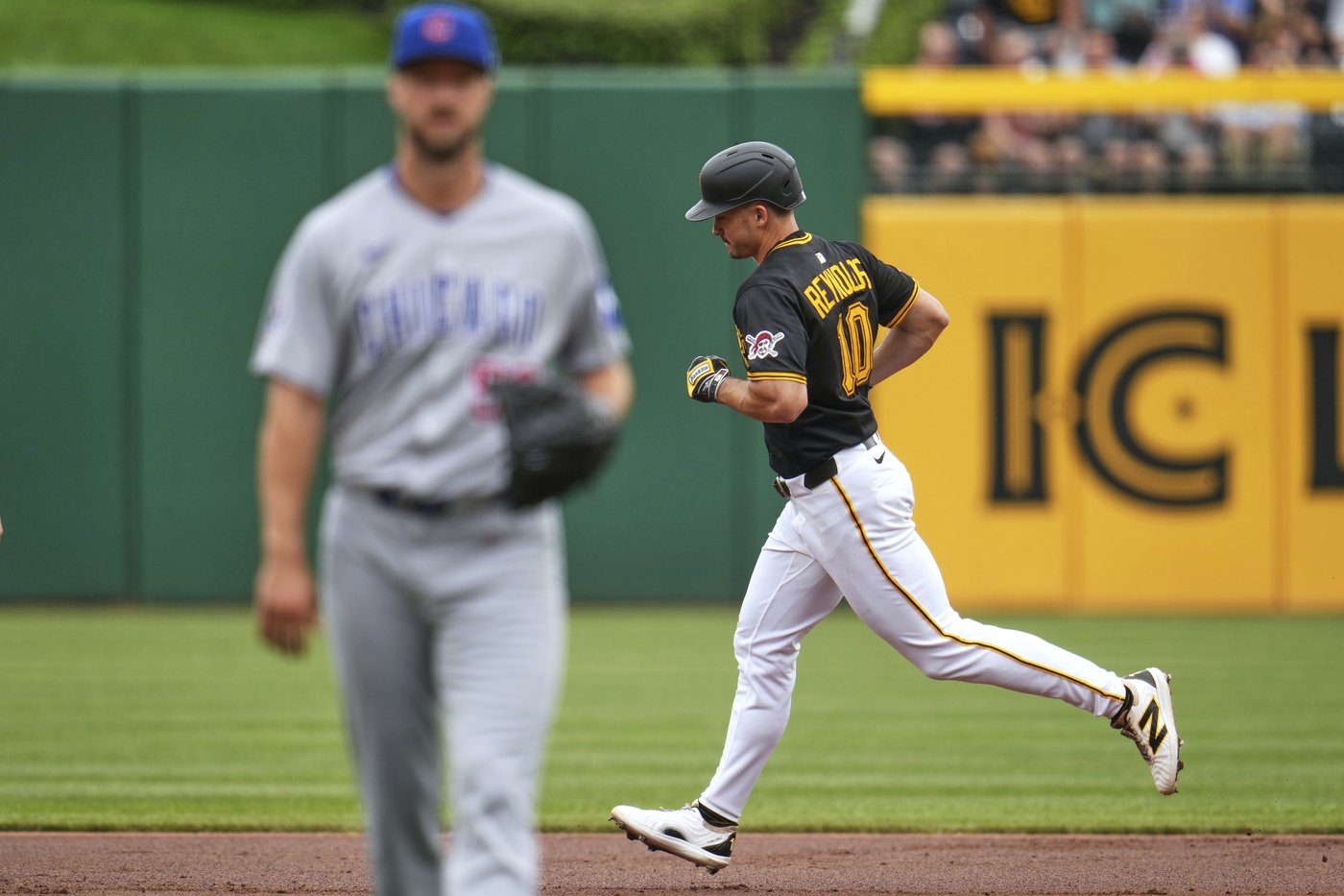 Cubs take Paul Skenes deep 3 times, Suzuki homers twice in all as Chicago pulls away for 8-3 win | iNFOnews.ca