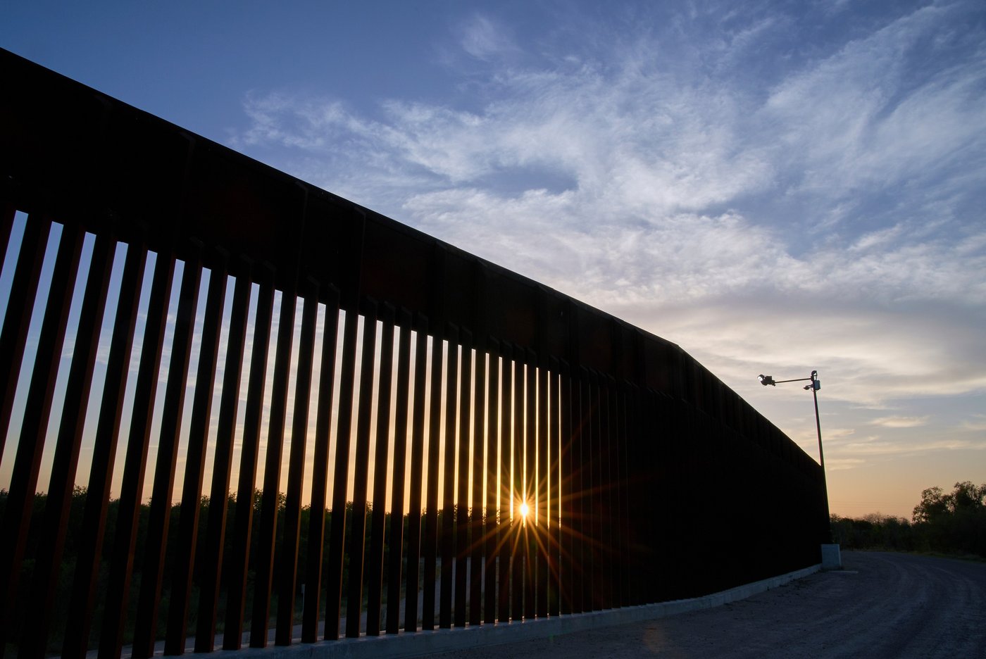 A federal judge lets DHS proceed with a border wall through a small Texas town’s levee system | iNFOnews.ca