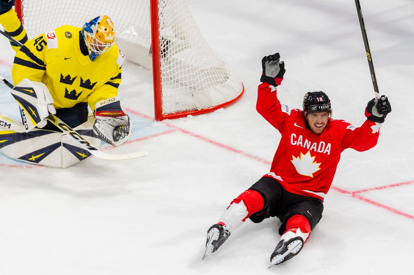 Switzerland beats defending champion the US in ice hockey worlds opener | iNFOnews.ca Switzerland beats defending champion the US in ice hockey worlds opener | iNFOnews.ca