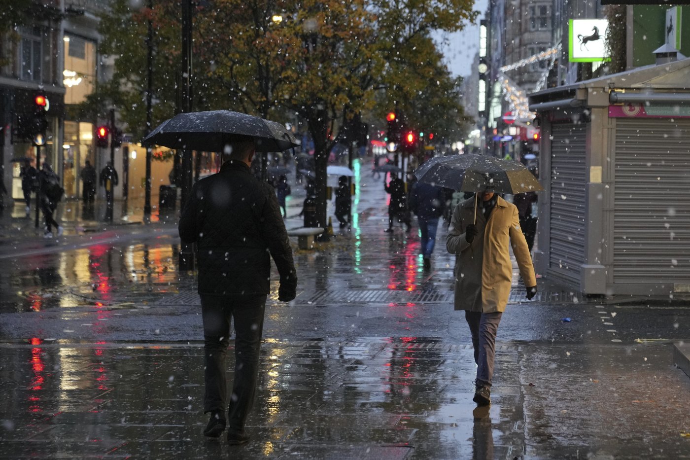 School closures and travel delays as Arctic air brings snow and sleet to parts of the UK | iNFOnews.ca