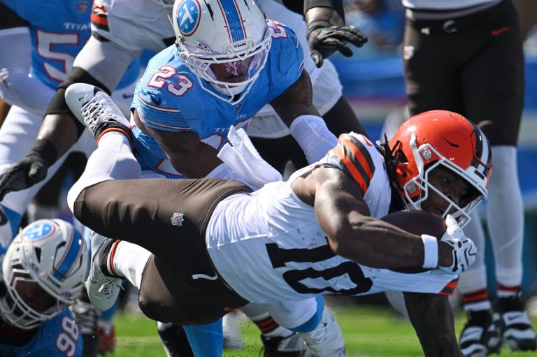 Chicago Bears acquire DT Jeffery Simmons in trade with the Tennessee Titans, AP source says | iNFOnews.ca