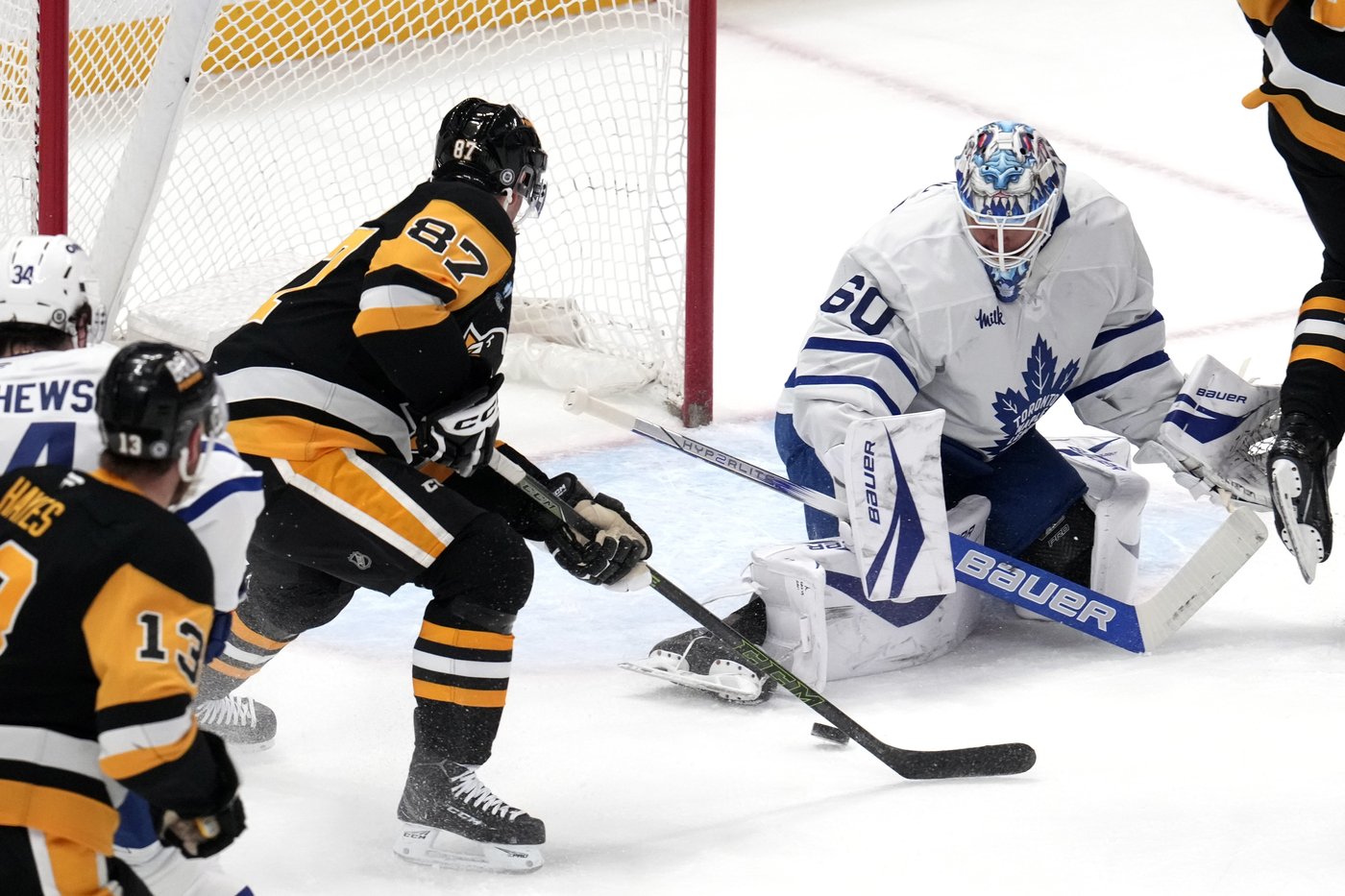 Nylander scores in overtime as the Maple Leafs beat the Penguins 6-5 for their 5th straight win | iNFOnews.ca