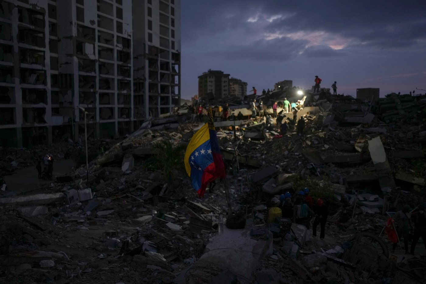 As quake rescue effort winds down, Venezuelans are left alone to recover their dead | iNFOnews.ca As quake rescue effort winds down, Venezuelans are left alone to recover their dead | iNFOnews.ca