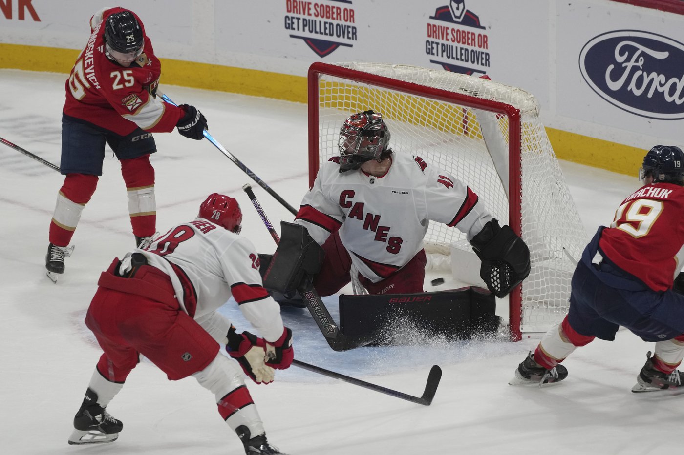 Knight stops 20 shots, Florida rolls past Carolina 6-0 for 2nd win over 'Canes in as many days | iNFOnews.ca Knight stops 20 shots, Florida rolls past Carolina 6-0 for 2nd win over 'Canes in as many days | iNFOnews.ca