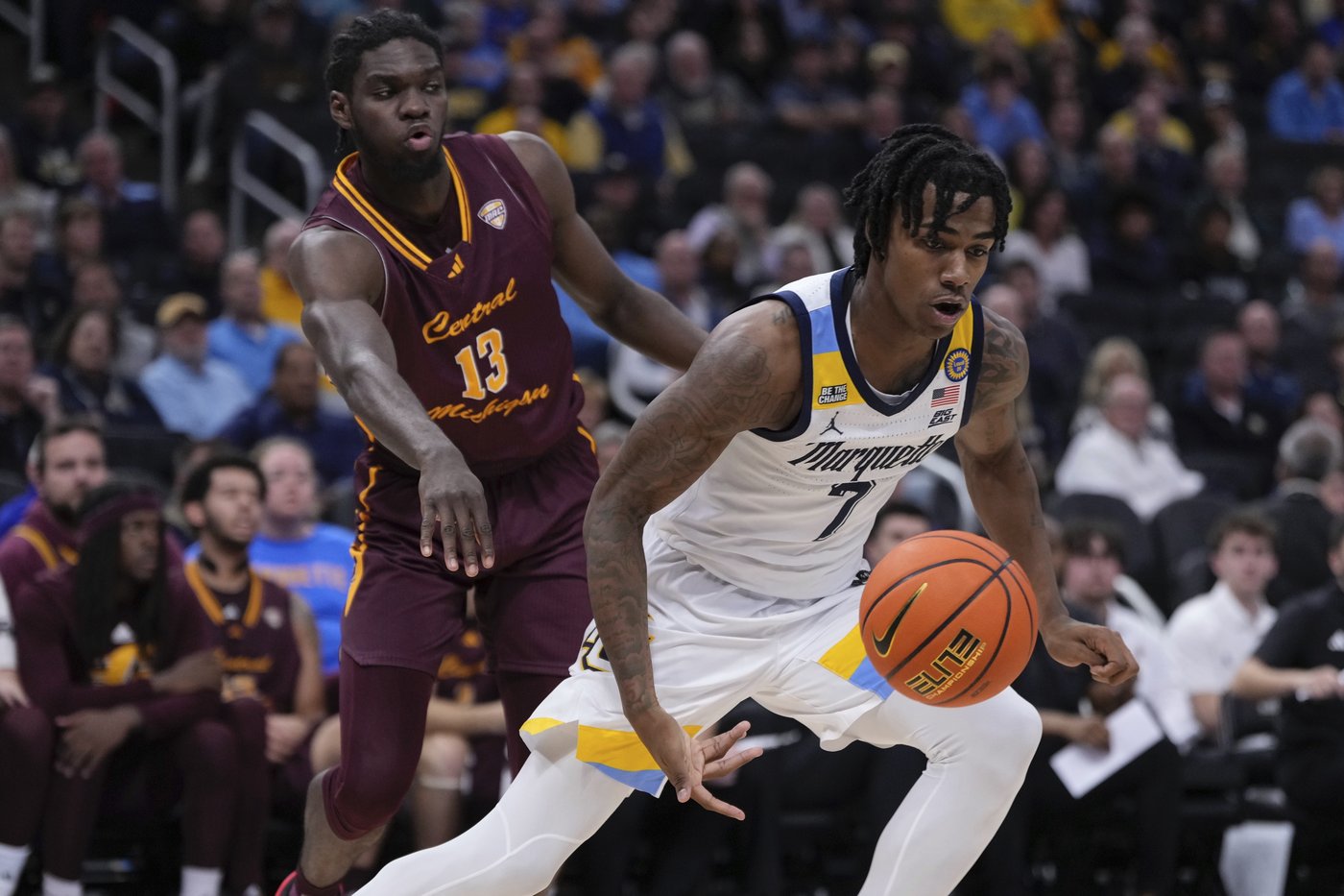 Mitchell scores 17 as No. 15 Marquette outlasts Central Michigan 70-62 | iNFOnews.ca