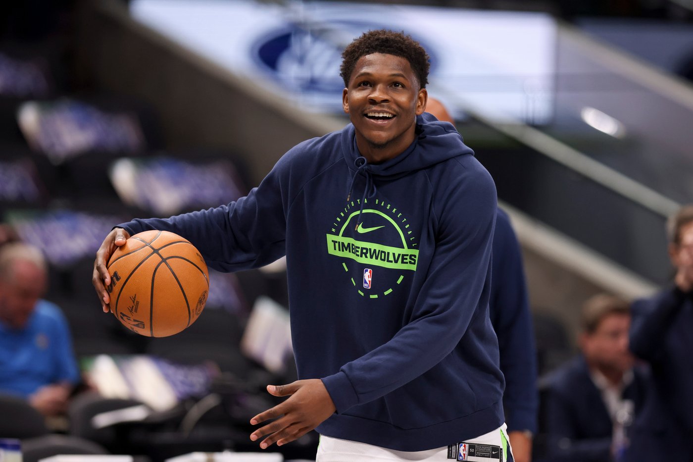 Wolves' Anthony Edwards scores 17 in return from 6-game injury absence as scheduled sixth man | iNFOnews.ca