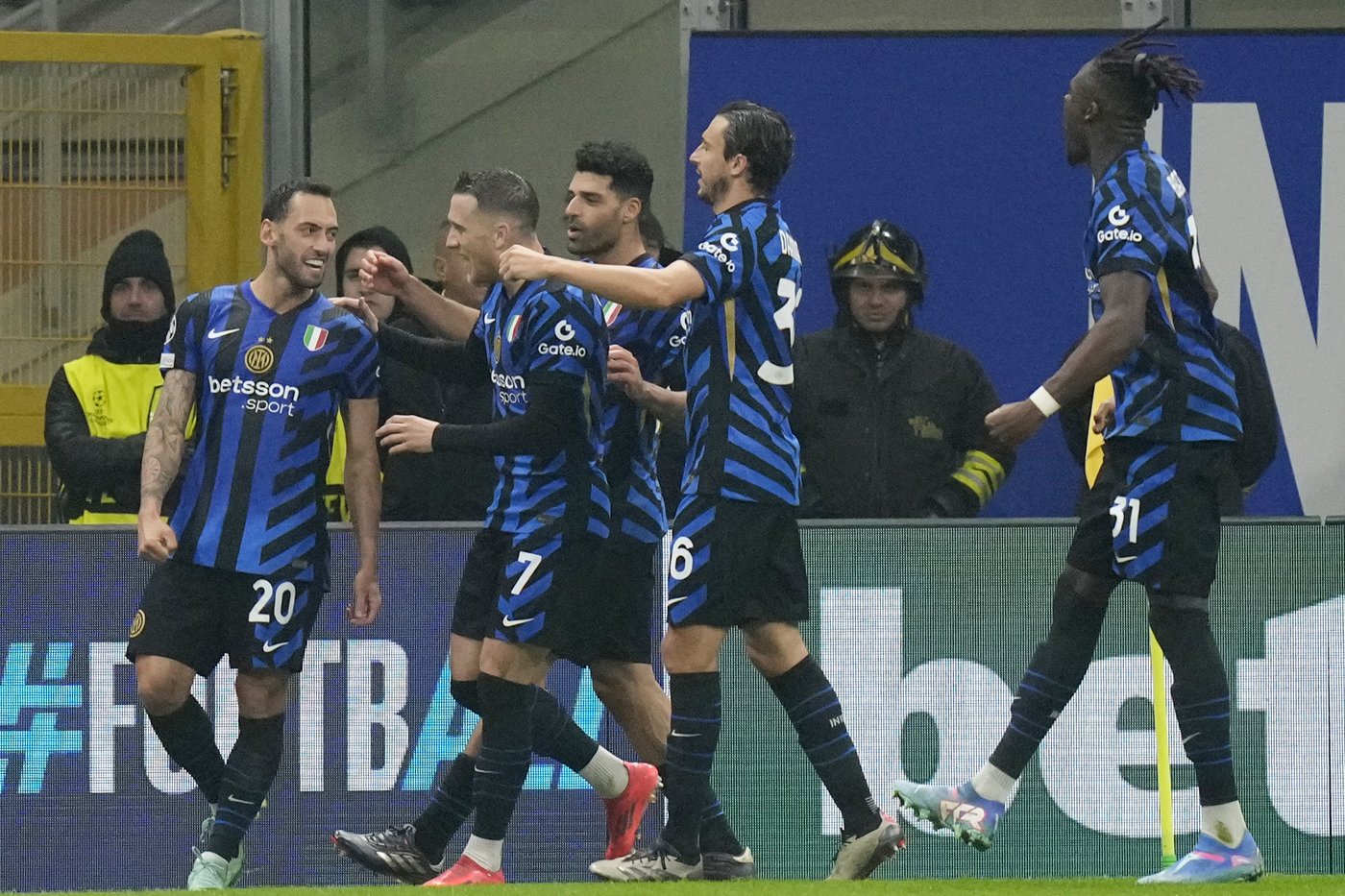 Barcelona, Inter and upstart Brest win again in Champions League. Bizarre penalty dooms Aston Villa | iNFOnews.ca