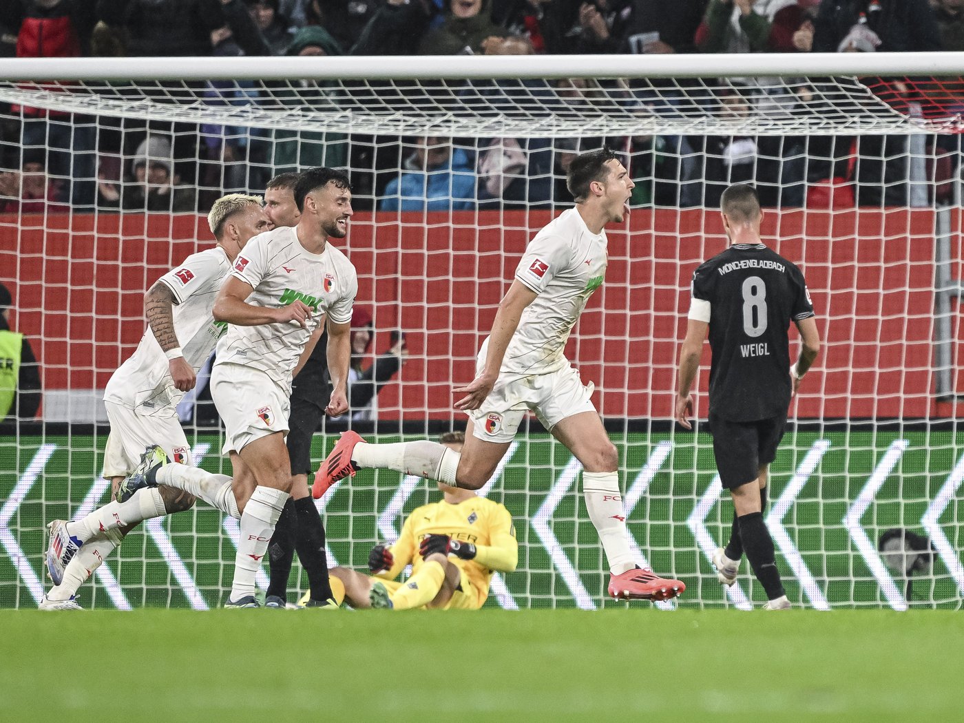 Debutant scores winner as Augsburg beats Borussia Moenchengladbach | iNFOnews.ca
