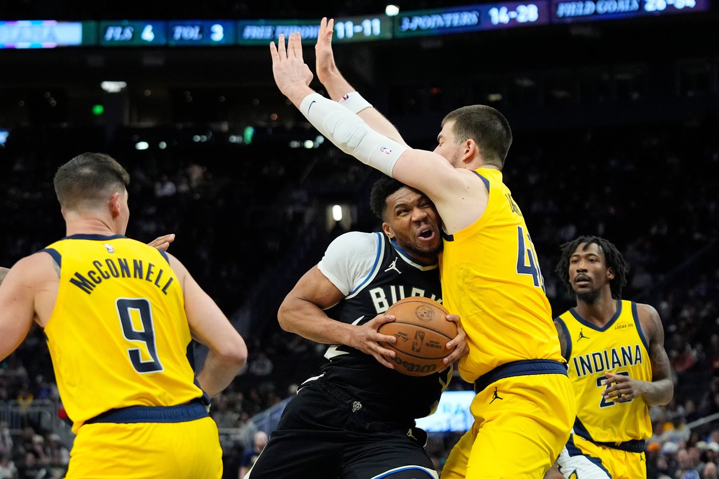 Giannis Antetokounmpo scores 31 points before getting injured, Bucks beat Pacers 134-123 | iNFOnews.ca