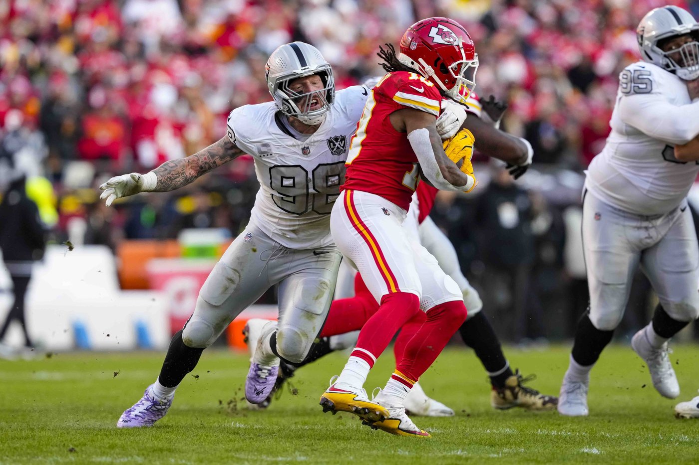 Chiefs keep winning despite an O-line problem that has wreaked havoc with their offense | iNFOnews.ca Chiefs keep winning despite an O-line problem that has wreaked havoc with their offense | iNFOnews.ca