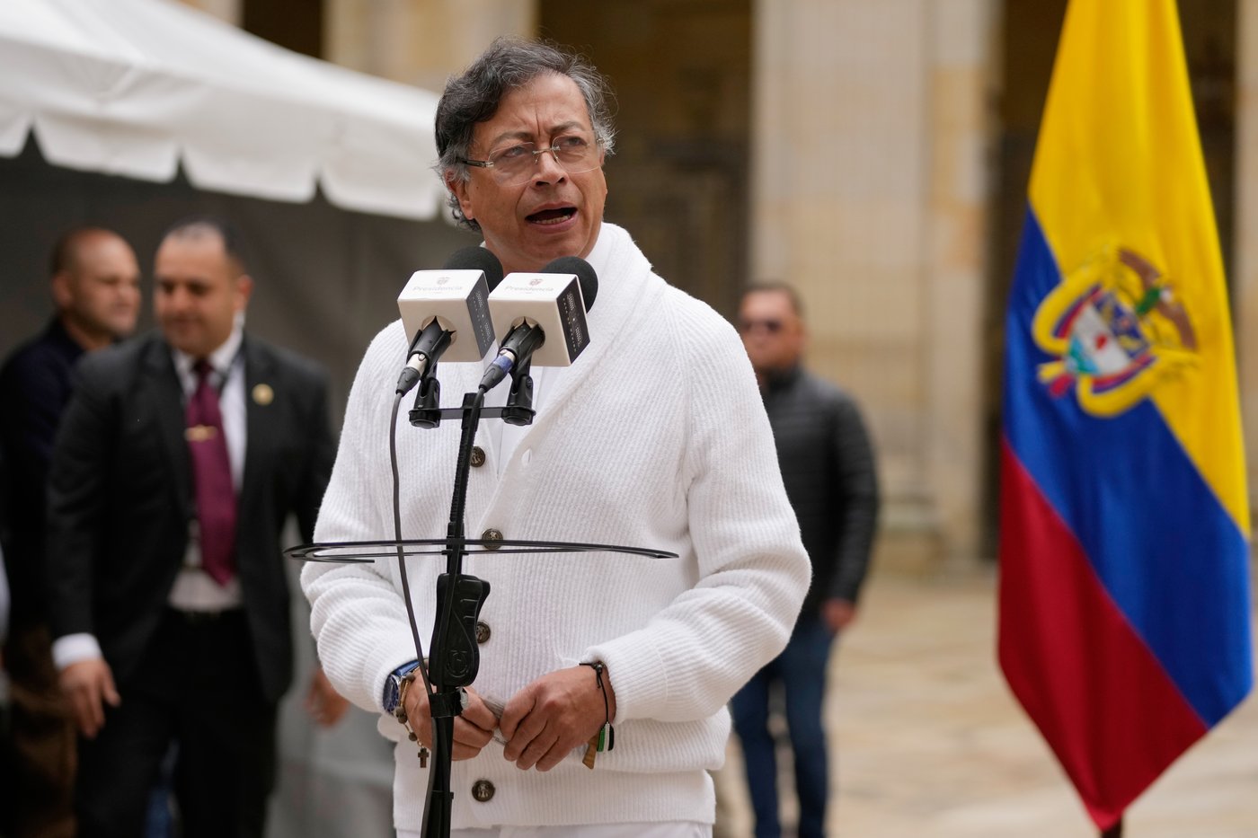 DEA names Colombian president 'priority target' as US prosecutors probe ties to drug traffickers | iNFOnews.ca