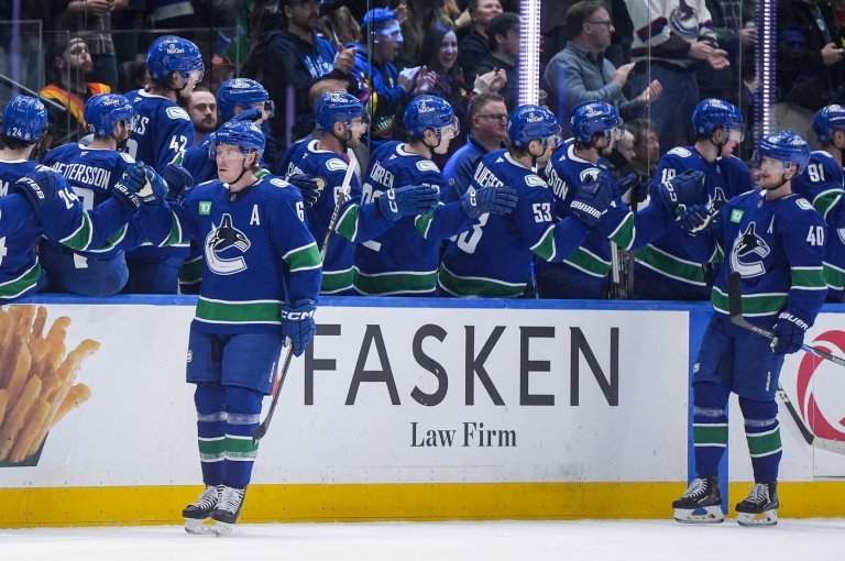 'We're in a new chapter now': Veteran Vancouver Canucks embracing team's rebuild | iNFOnews.ca