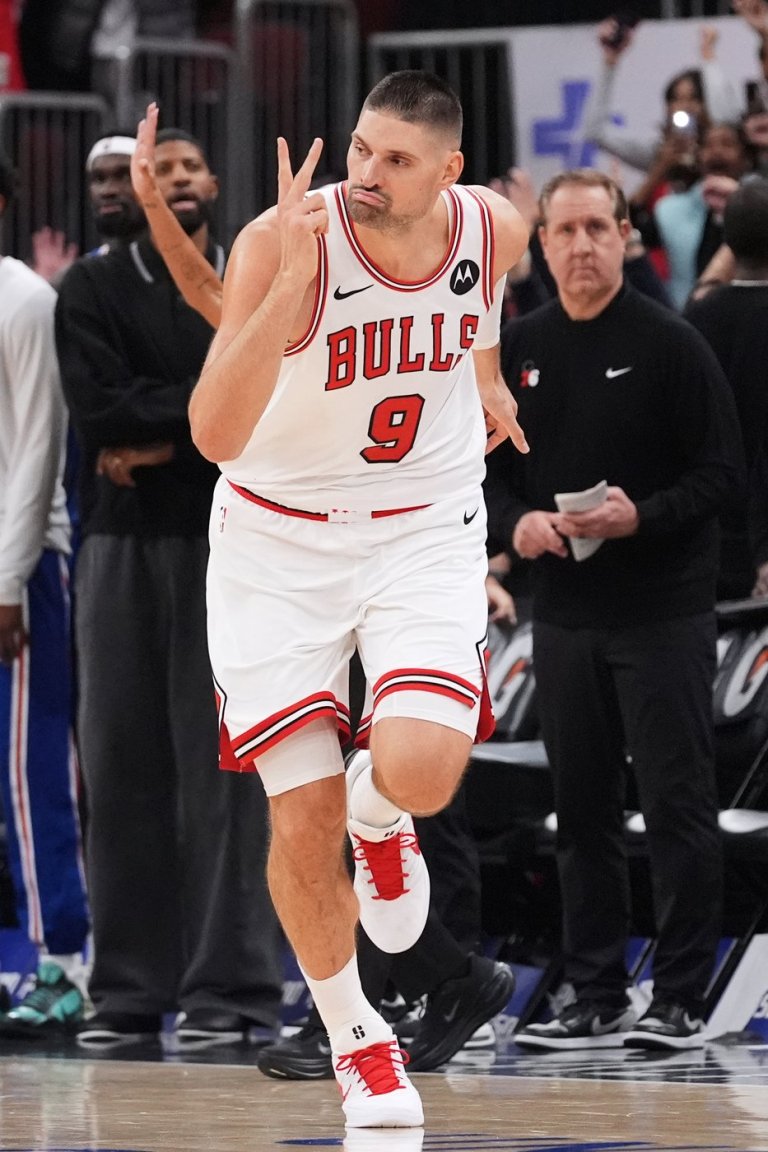 Bulls rally to beat 76ers 113-111 | iNFOnews.ca Bulls rally to beat 76ers 113-111 | iNFOnews.ca