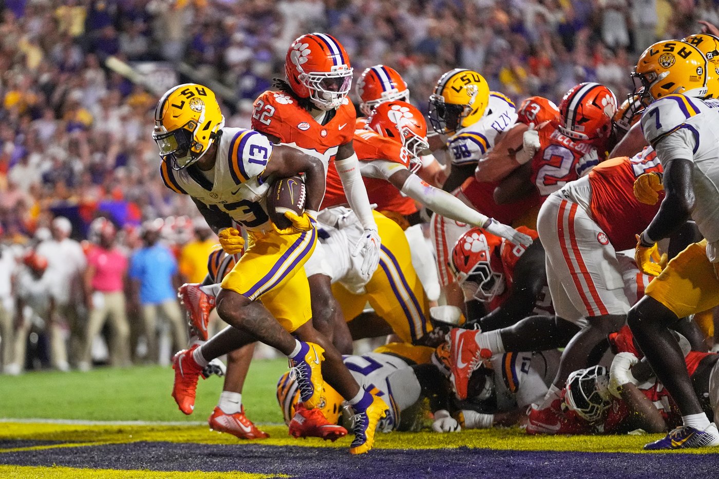 Lane Kiffin's debut with No. 11 LSU matches the hype in a 51-10 victory over outmatched Clemson | iNFOnews.ca Lane Kiffin's debut with No. 11 LSU matches the hype in a 51-10 victory over outmatched Clemson | iNFOnews.ca