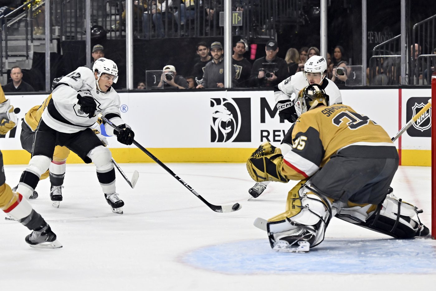 Hertl scores twice, Golden Knights snap three-game skid with 6-1 win over Kings | iNFOnews.ca