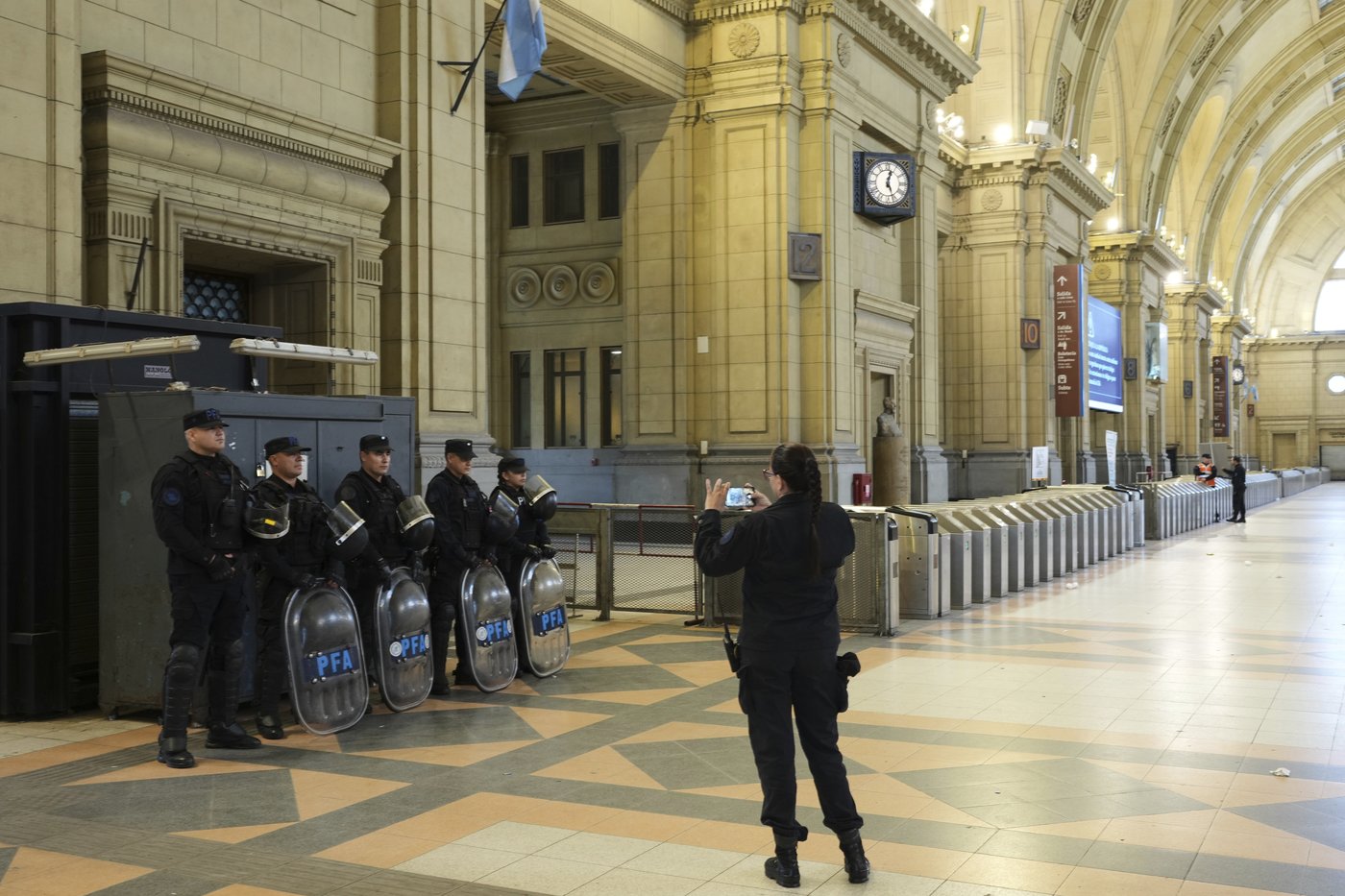 General strike against President Milei's austerity disrupts Argentina | iNFOnews.ca General strike against President Milei's austerity disrupts Argentina | iNFOnews.ca