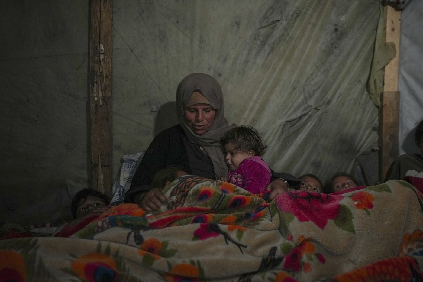 Winter is hitting Gaza and many Palestinians have little protection from the cold | iNFOnews.ca