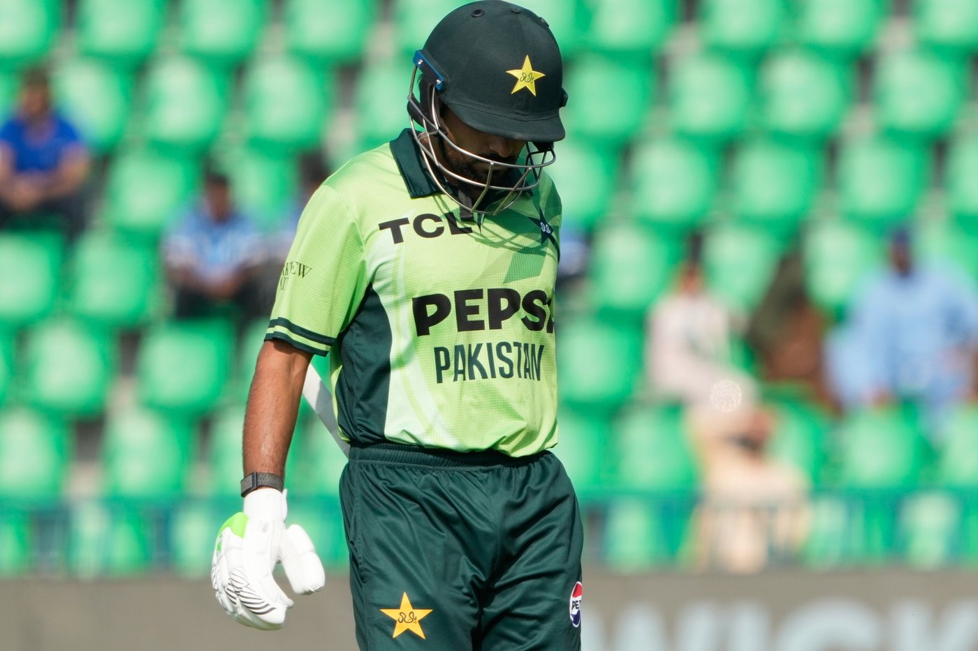 England hopes dashed as Sri Lanka thumps Pakistan to reach tri-series final | iNFOnews.ca