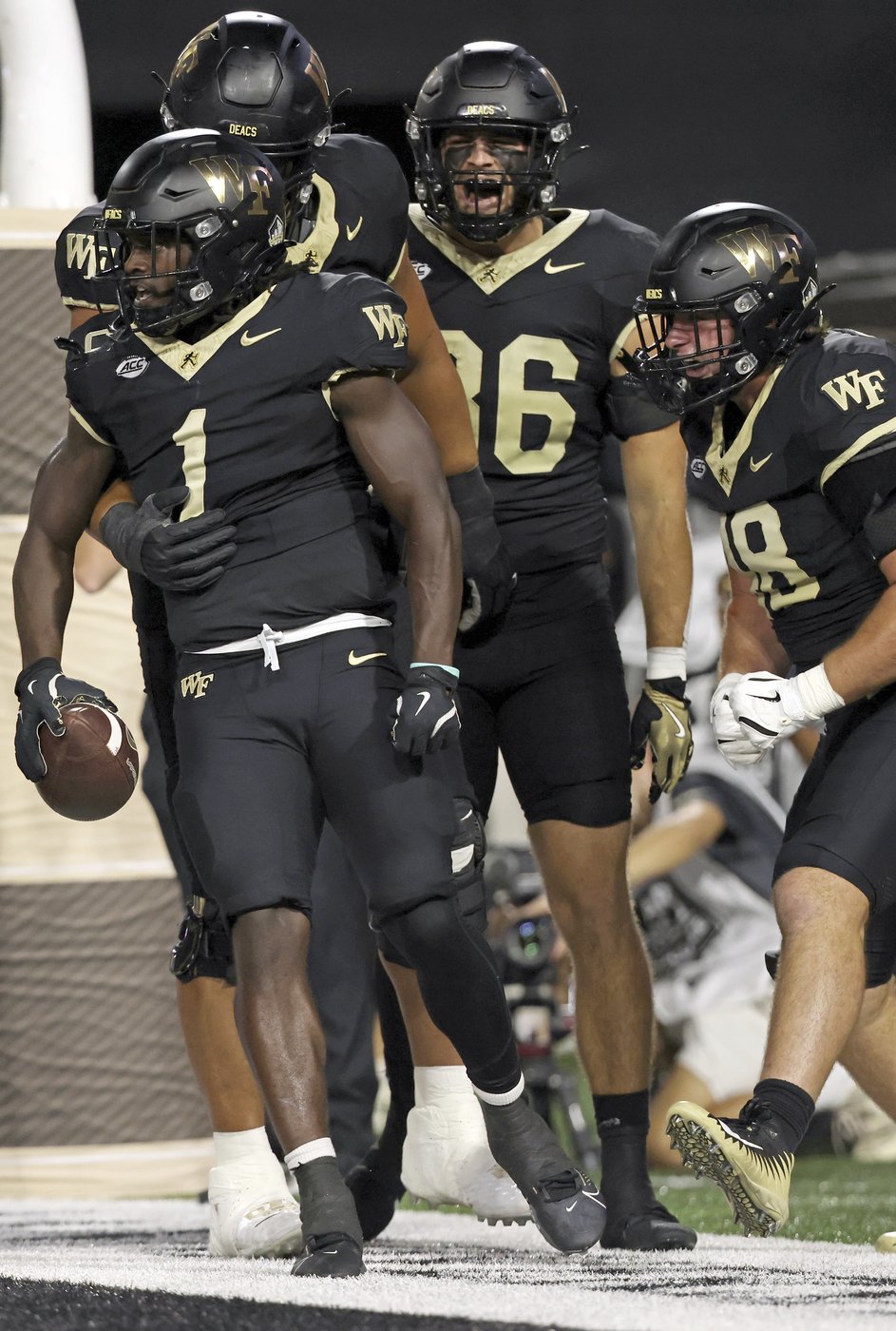 Bailey's 3 TDs, Shirley's pick-6 helps NC State rally past Wake Forest 34-24 for 3-0 start | iNFOnews.ca