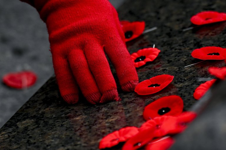 B.C. falls silent at Remembrance Day services, where family ties run strong | iNFOnews.ca