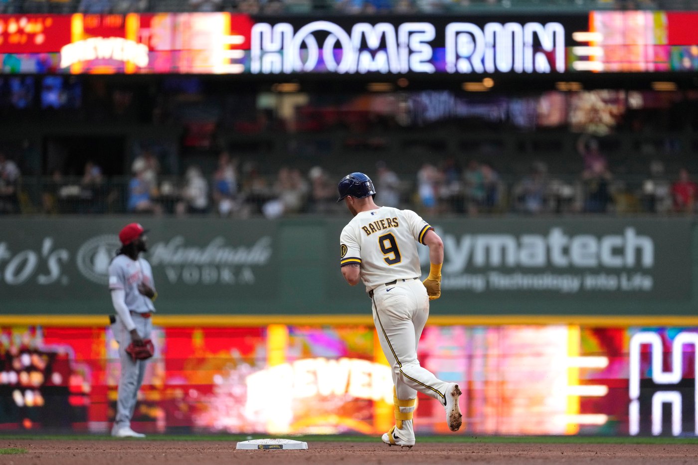 Jake Bauers and Jackson Chourio homer in Brewers' 7-2 victory over Reds | iNFOnews.ca Jake Bauers and Jackson Chourio homer in Brewers' 7-2 victory over Reds | iNFOnews.ca
