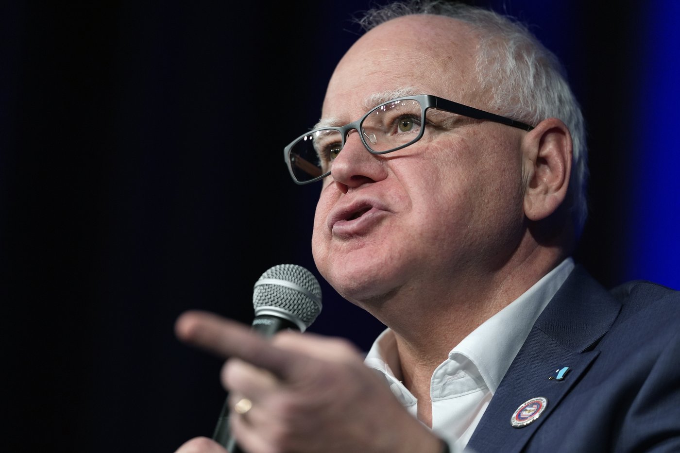 Walz calls Trump a 'tyrant' who is trampling Americans' rights and violating the rule of law | iNFOnews.ca Walz calls Trump a 'tyrant' who is trampling Americans' rights and violating the rule of law | iNFOnews.ca